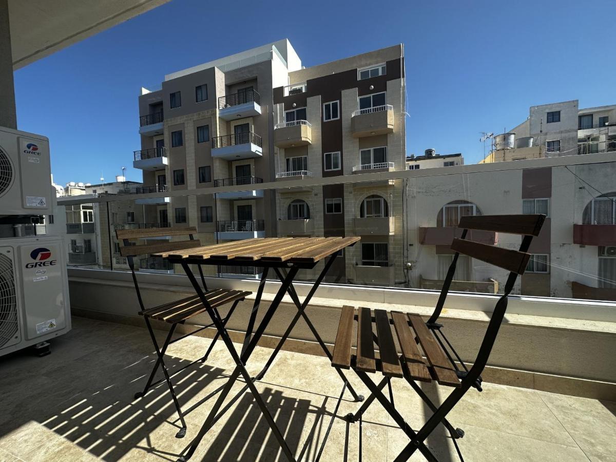 Qawra Holiday Apartment St. Paul's Bay Exteriör bild